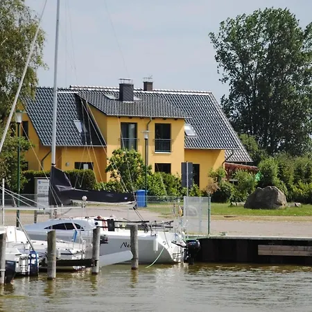 Am Hafen Mit Wasserblick Saal