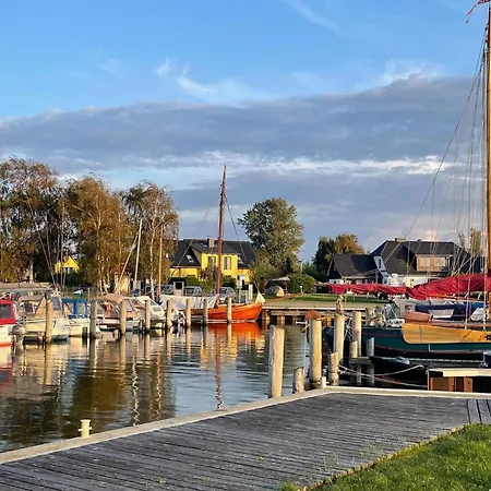 Holiday home Am Hafen Mit Wasserblick Saal